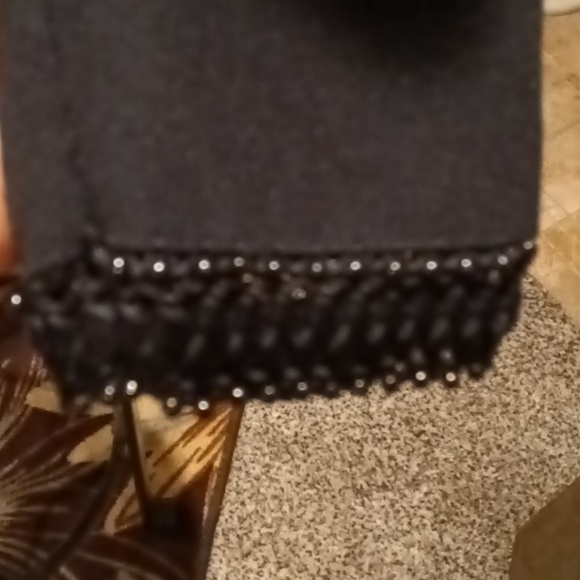 NWOT rayon/nylon blend blouse w jeweled/beaded neckline/cuffs & side slits Lg - Picture 9 of 12